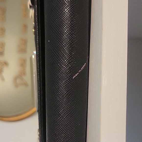 Tahari Black tri fold Clutch with Cream Floral Embellishments magnet close - Picture 5 of 6